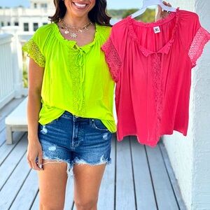 🆕🌿SEW IN LOVE: LIME Laced Trim Short Sleeve Top SMALL